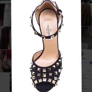 BRAND NEW Black Valentino Allover RockStud Heels